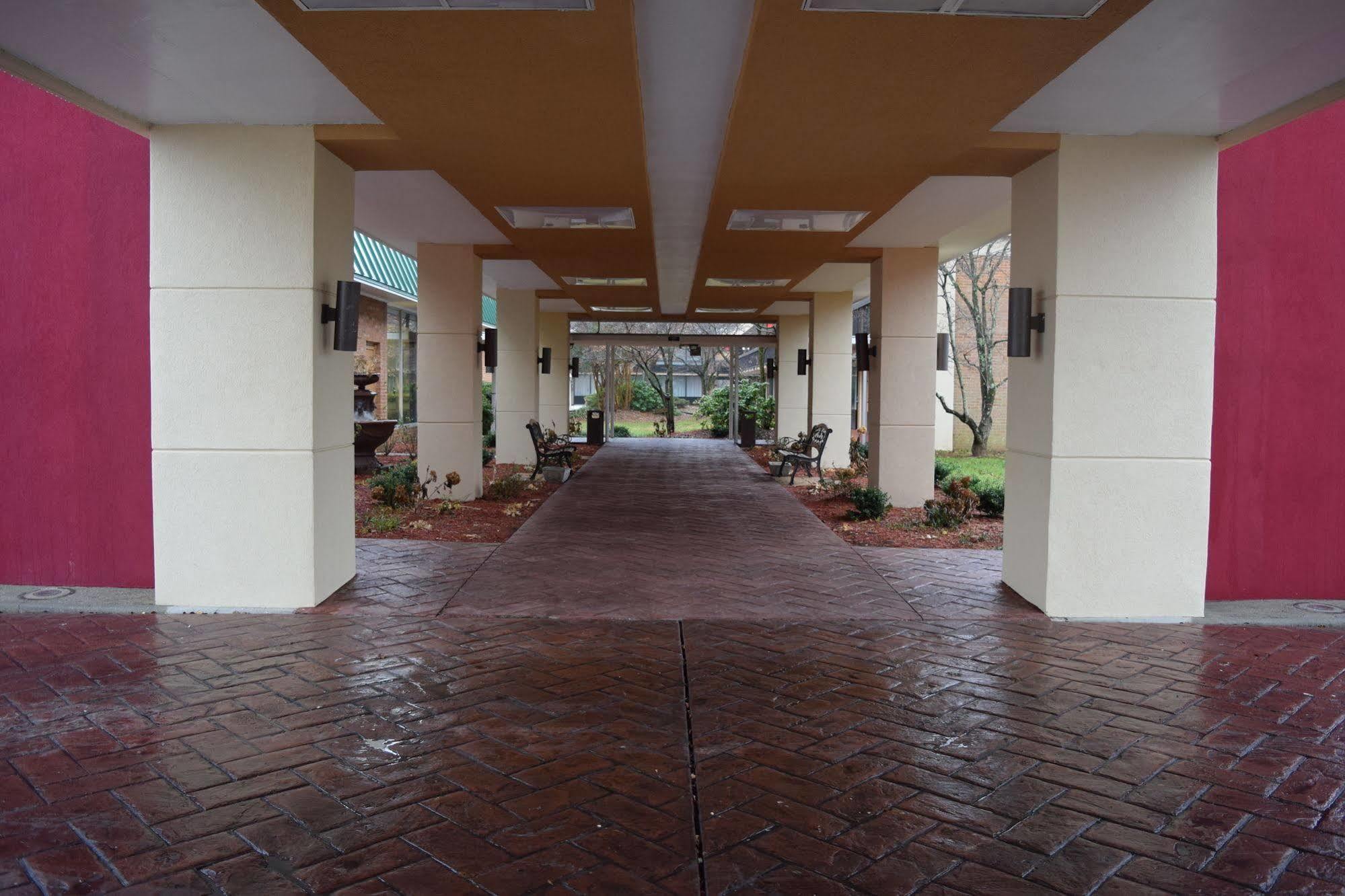 Quality Inn Roanoke Airport Exterior foto