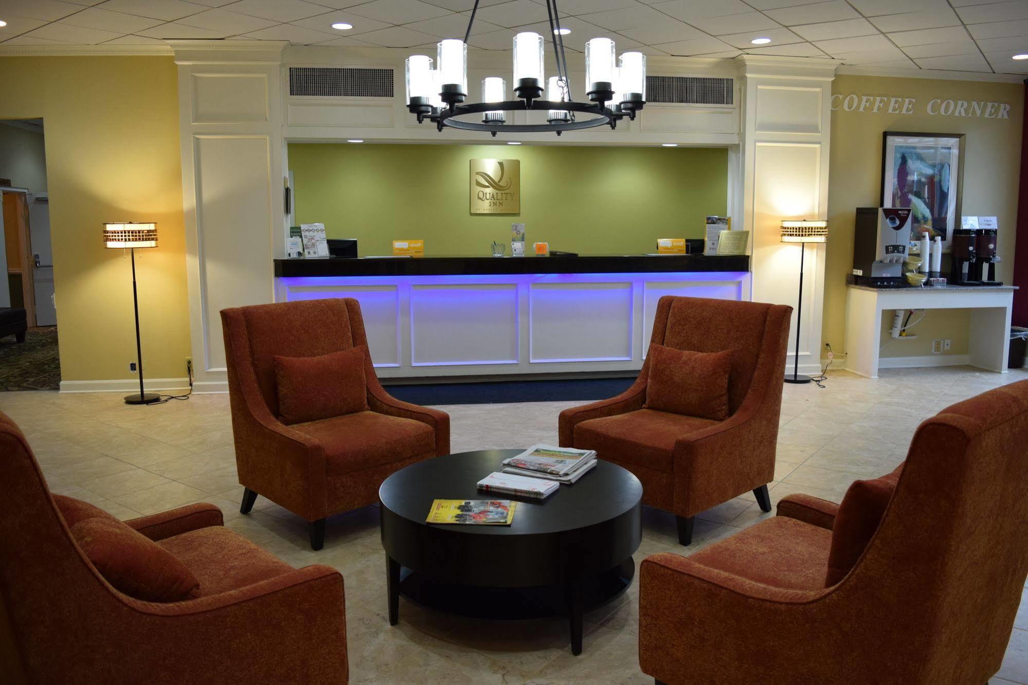Quality Inn Roanoke Airport Exterior foto