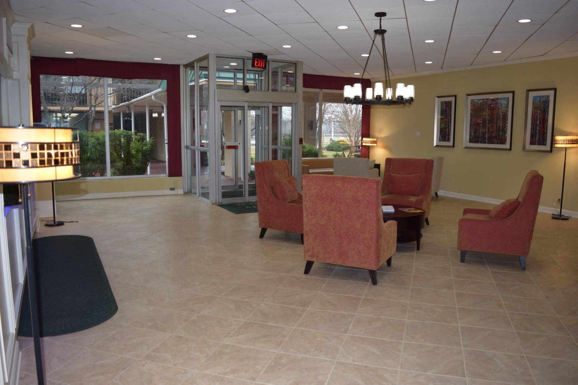 Quality Inn Roanoke Airport Exterior foto
